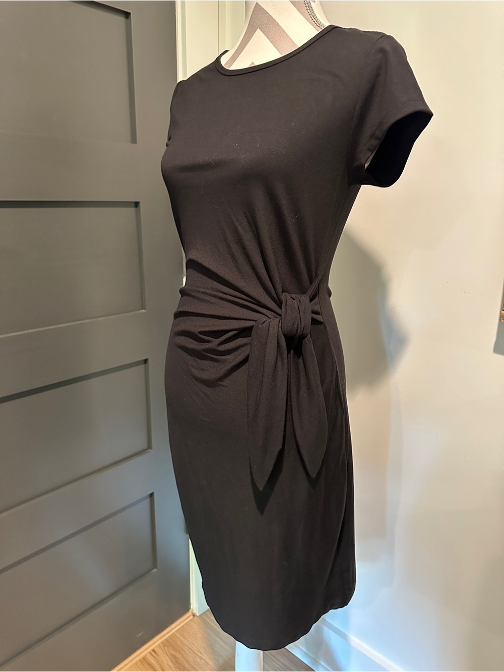 Magaschoni Small Black Knot-Side Sheath Dress Women's polished professional - Picture 2 of 7